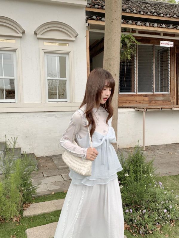 蝶舞微光 刺繡上衣 韓系蝴蝶刺繡透膚打底衫 小隻女孩氣質長袖 百搭內搭（3色） 