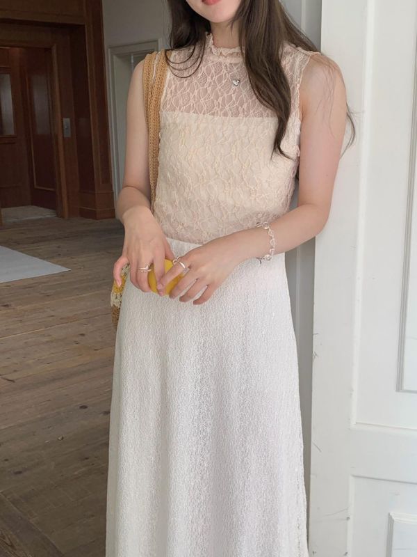 柔光肌理 蕾絲透膚背心 輕透層次感內搭 溫柔小性感背心（4色） 