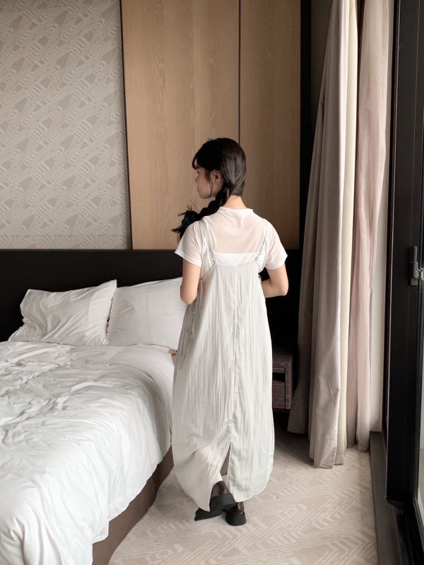 韓系溫柔派少女 工裝感吊帶洋裝 整套販售（洋裝+透膚上衣） 