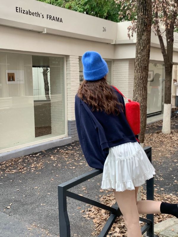 剛剛好的腿長比例 花花短裙 