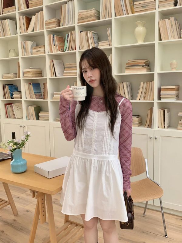 巴黎白晝 細節壓紋層次小白裙 法式溫柔氣質洋裝 