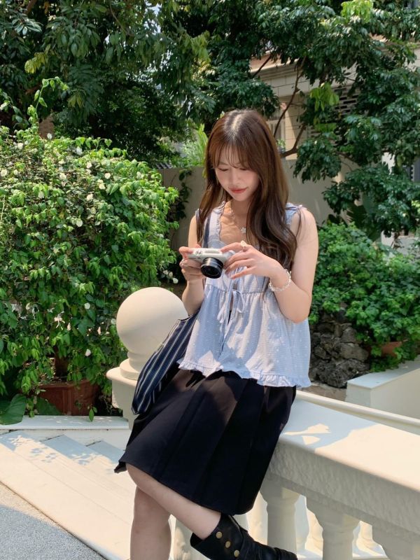 小花日常 格紋花花荷葉邊上衣（3色） 