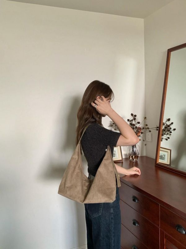 秋日咖啡館 麂皮感肩背包 復古腋下包 大容量單肩包 韓系百搭包（4色） 
