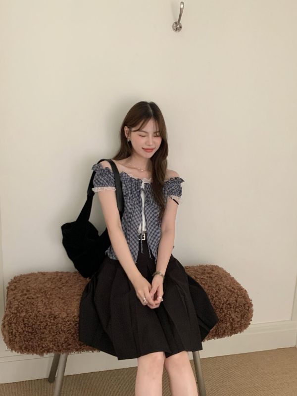 小眾氛圍款  拼接設計 蝴蝶結綁帶 小性感短版顯瘦上衣（2色） 