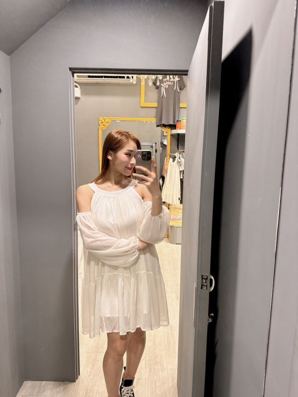 削肩斷袖雪紡洋 