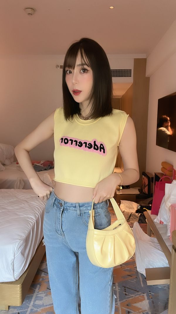 皺褶質感半月小包 