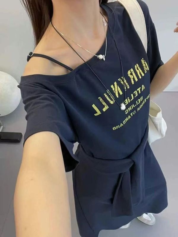 英字斜肩綁帶彈性質感長洋 