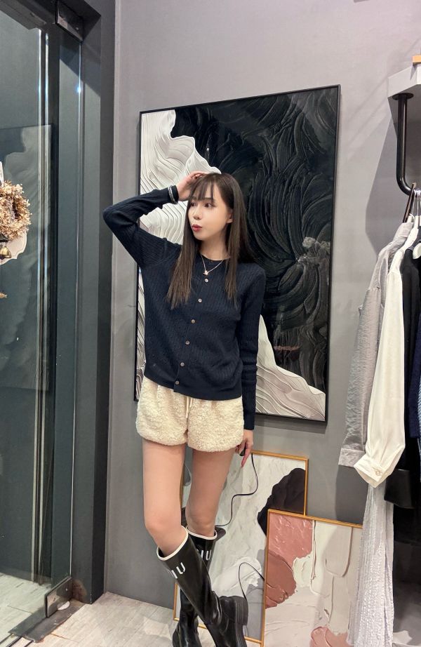 QQ毛鬆緊綁帶短褲 