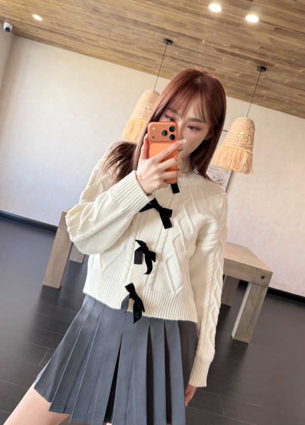 蝴蝶結麻花針織設計感上衣 