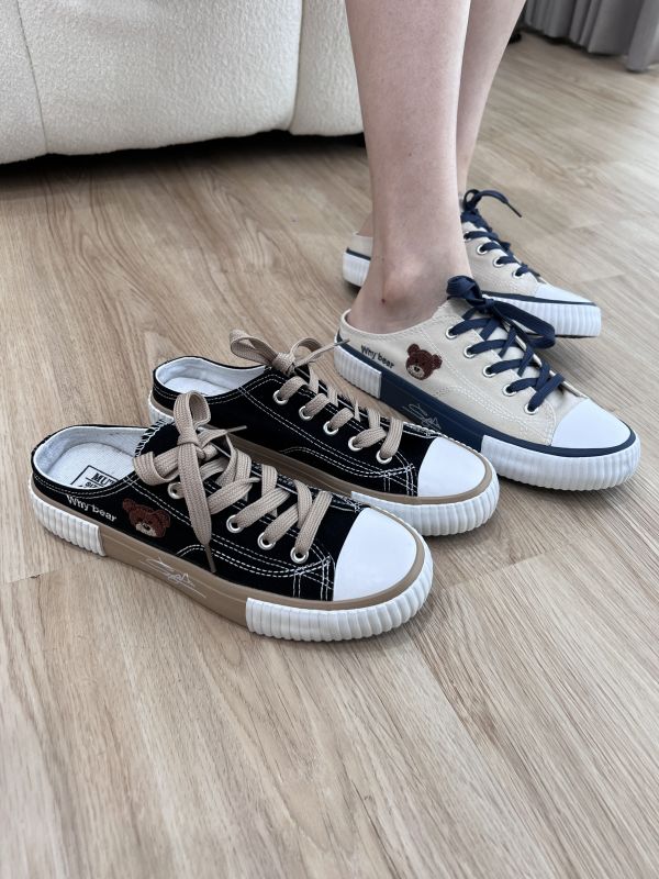 質感熊熊刺繡配色帆布後空鞋 