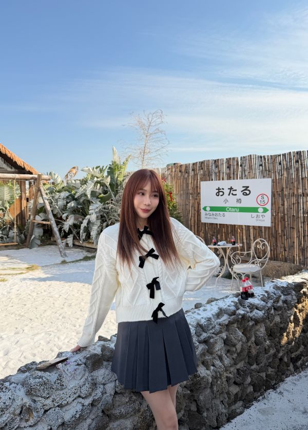 附皮帶質感百褶裙 