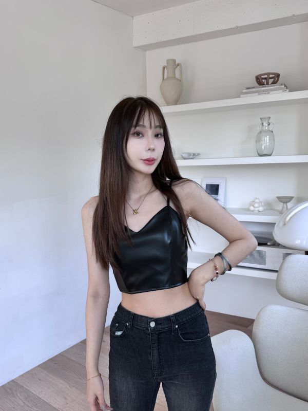 正韓質感皮質胸墊背心 