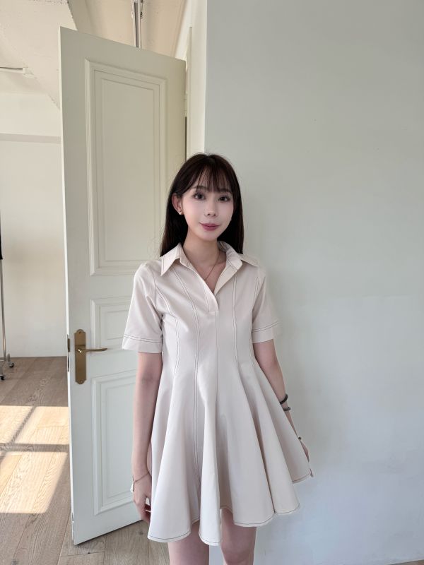 正韓質感翻領春色明顯百褶裙洋 