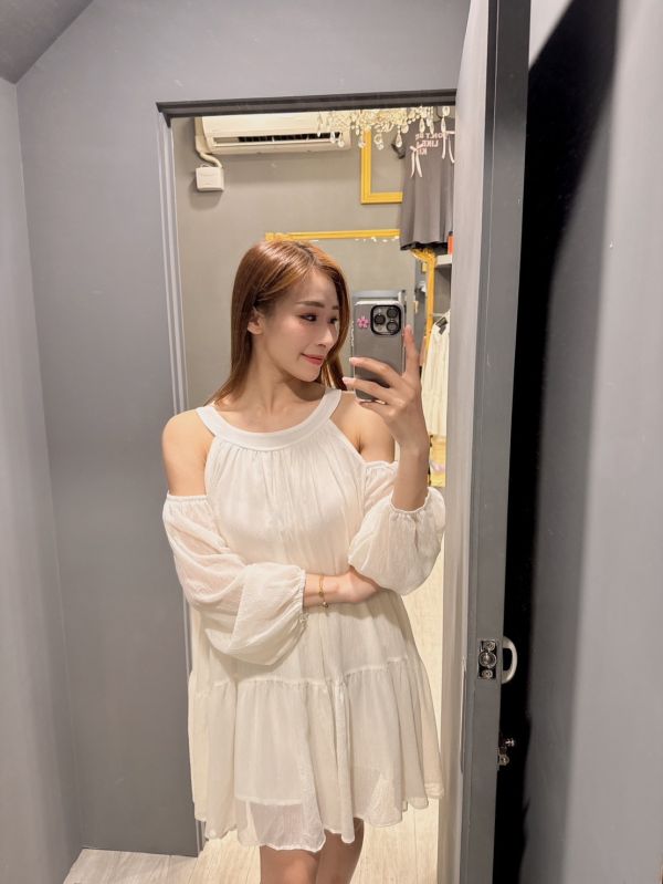 削肩斷袖雪紡洋 