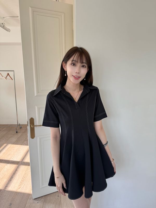 正韓質感翻領春色明顯百褶裙洋 