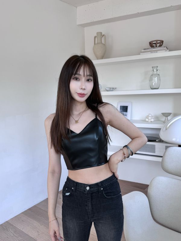 正韓質感皮質胸墊背心 