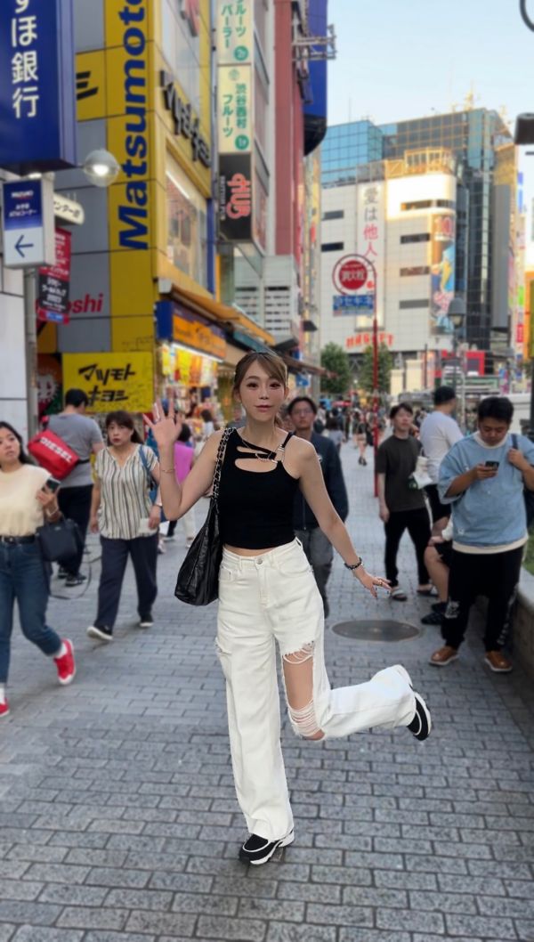 銀扣設計感罩杯背心 