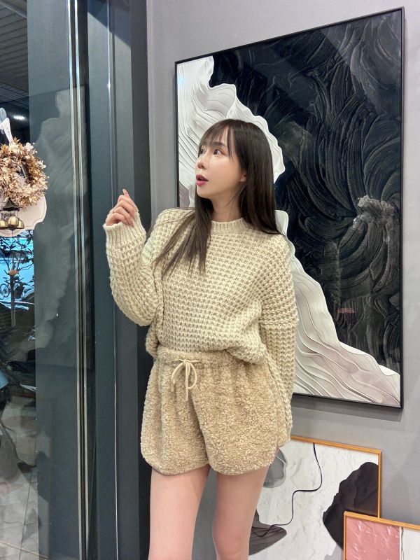 QQ毛鬆緊綁帶短褲 