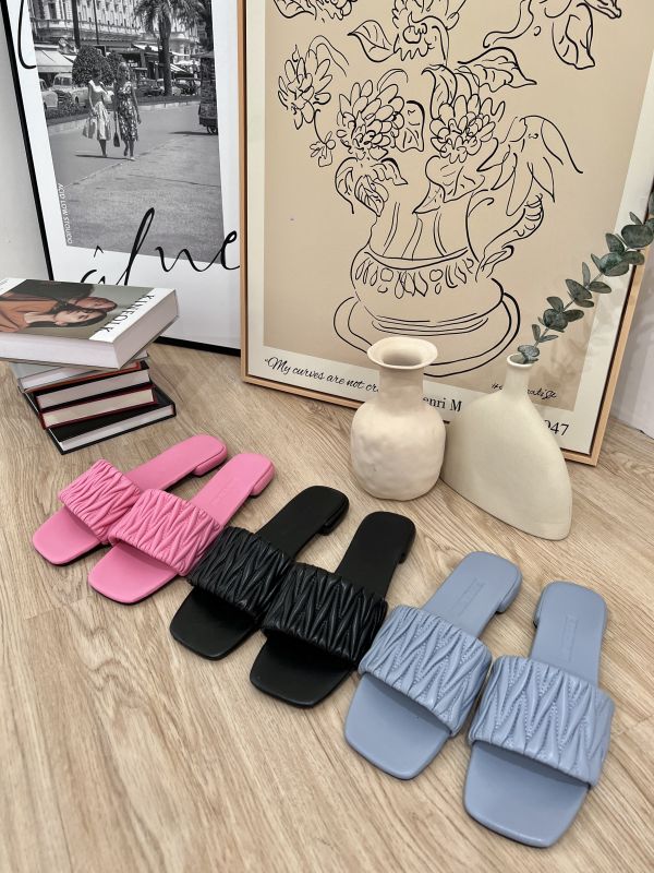 質感軟底v紋皺摺拖 