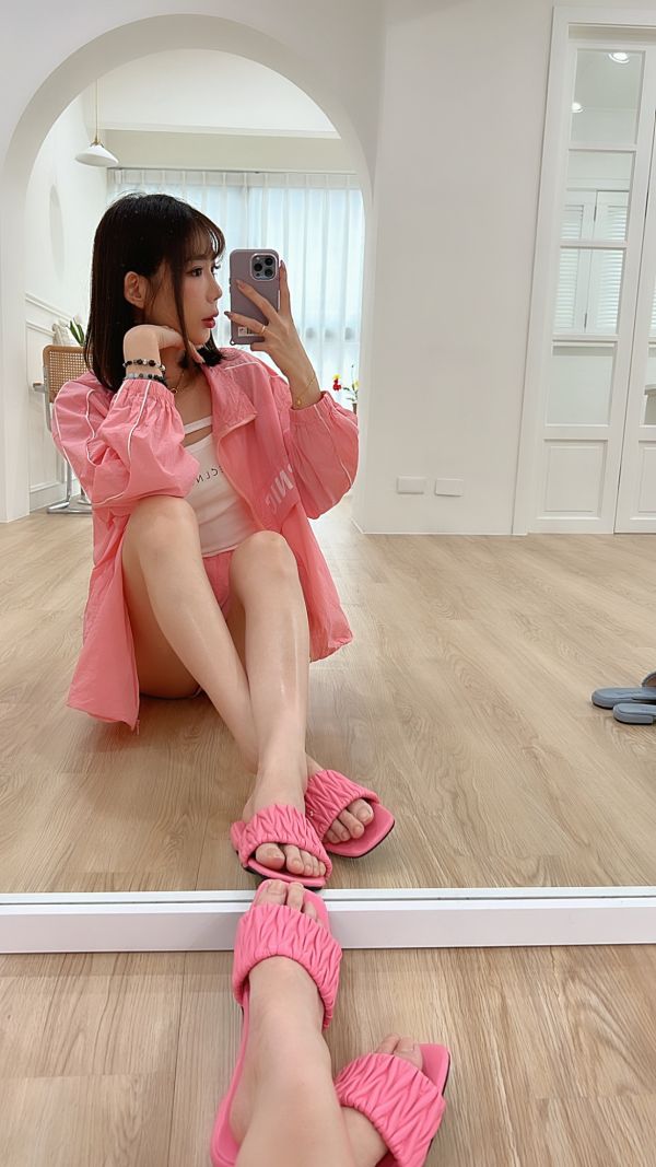 質感軟底v紋皺摺拖 