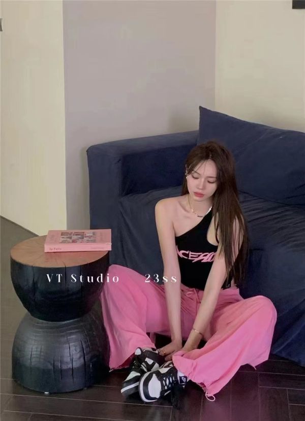 設計感英字罩杯背心 