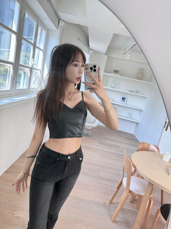 正韓質感皮質胸墊背心 