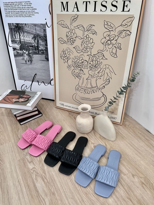 質感軟底v紋皺摺拖 