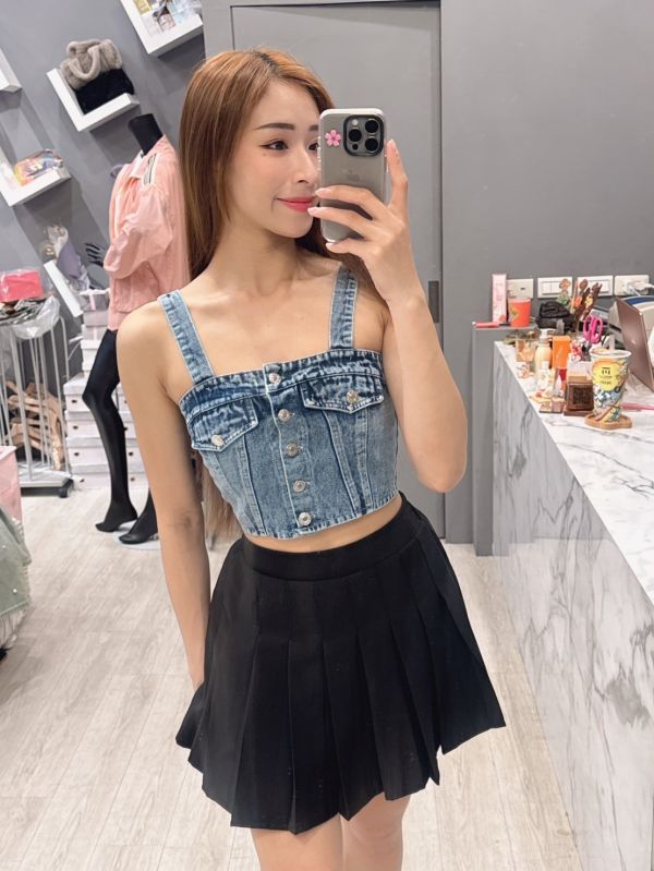 牛仔排釦短版背心 