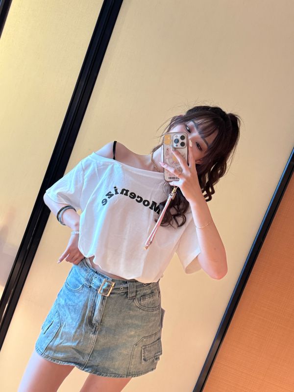 斜肩英字設計感上衣 