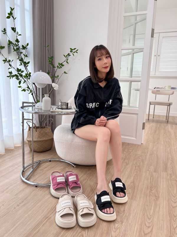 厚底布標魔鬼氈拖鞋 