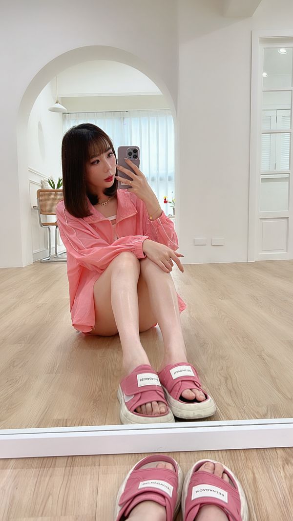 厚底布標魔鬼氈拖鞋 