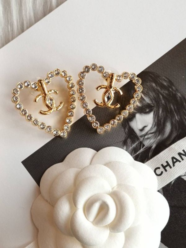 CHANEL 大愛心菱形水鑽金色耳針 buywithada,france,全球代購,歐洲,exquisite,quality goods,posh,fancy,luxurious