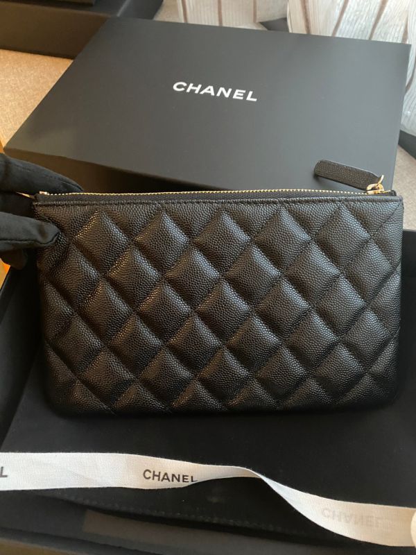 CHANEL 限量黑鑽系列 黑色荔枝ㄧ字手拿包 buywithada,france,全球代購,歐洲,exquisite,quality goods,posh,fancy,luxurious