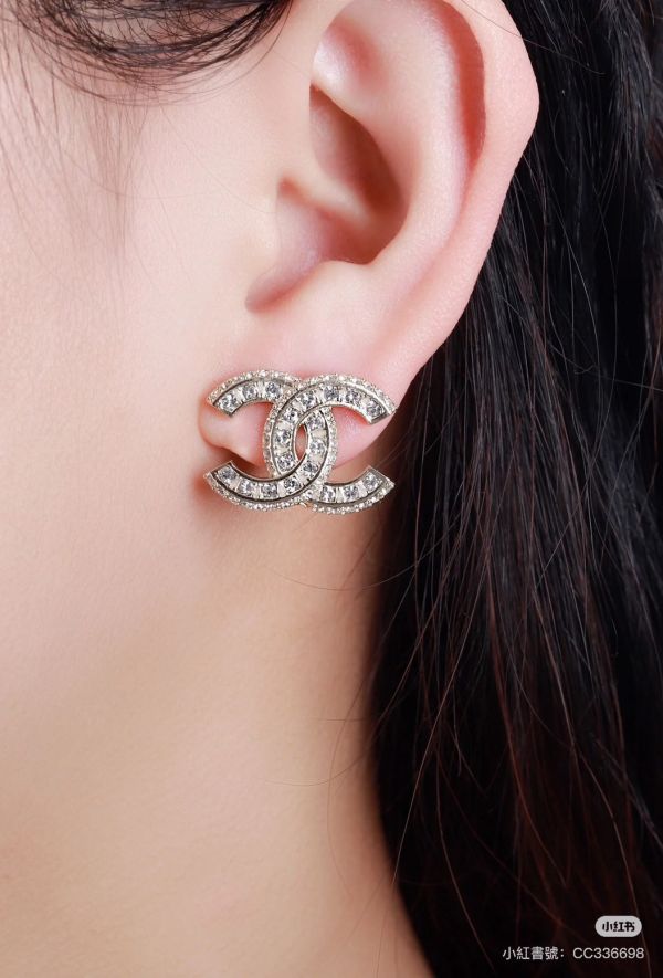 台灣現貨 CHANEL 經典雙排鑽雙C 水鑽耳環 buywithada,france,全球代購,歐洲,exquisite,quality goods,posh,fancy,luxurious