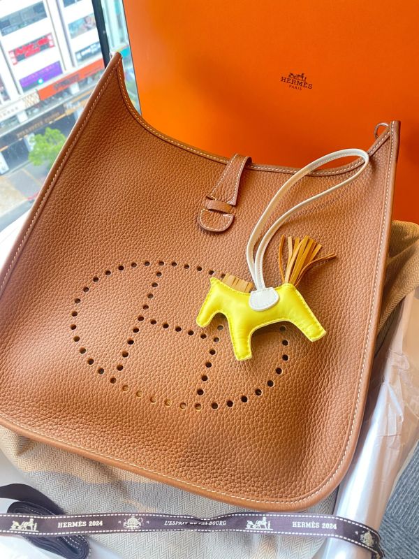 HERMES 檸檬黃 拼色 小馬 台灣現貨 buywithada,france,全球代購,歐洲,exquisite,quality goods,posh,fancy,luxurious