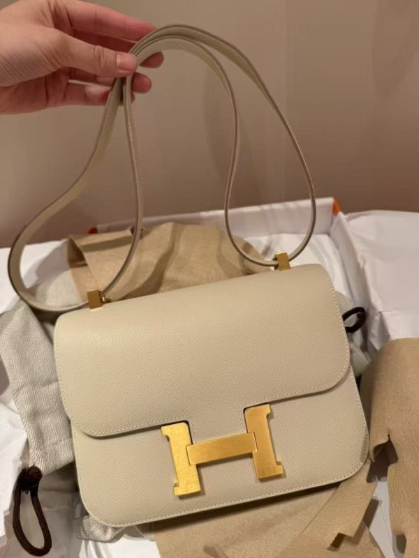 Hermes constance 24 色號10 craier奶昔白 磨砂金釦 buywithada,france,全球代購,歐洲,exquisite,quality goods,posh,fancy,luxurious