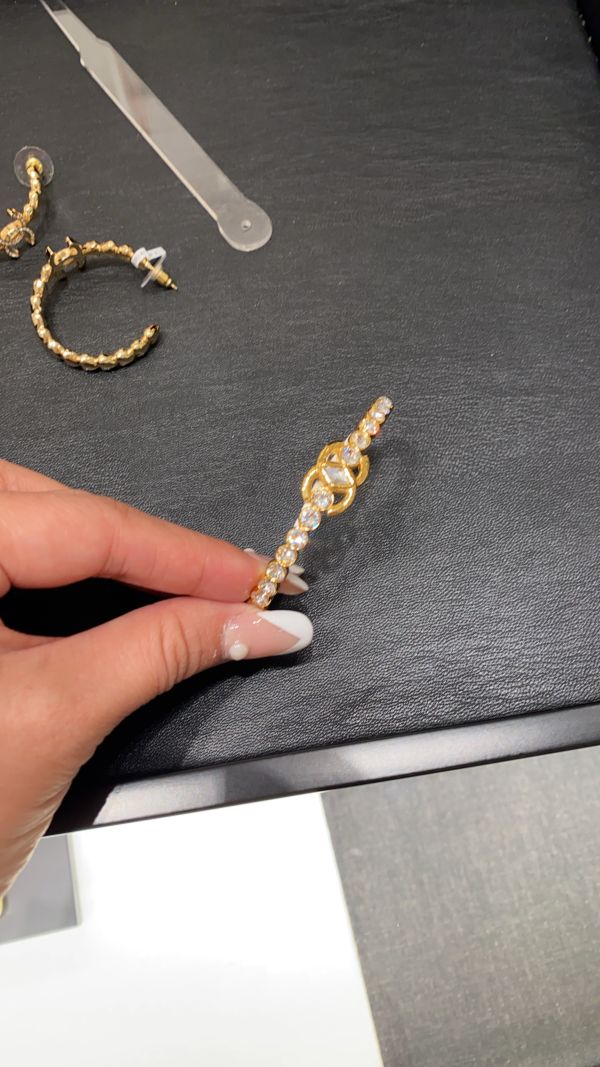 CHANEL 菱形水鑽金色CC 手環 buywithada,france,全球代購,歐洲,exquisite,quality goods,posh,fancy,luxurious