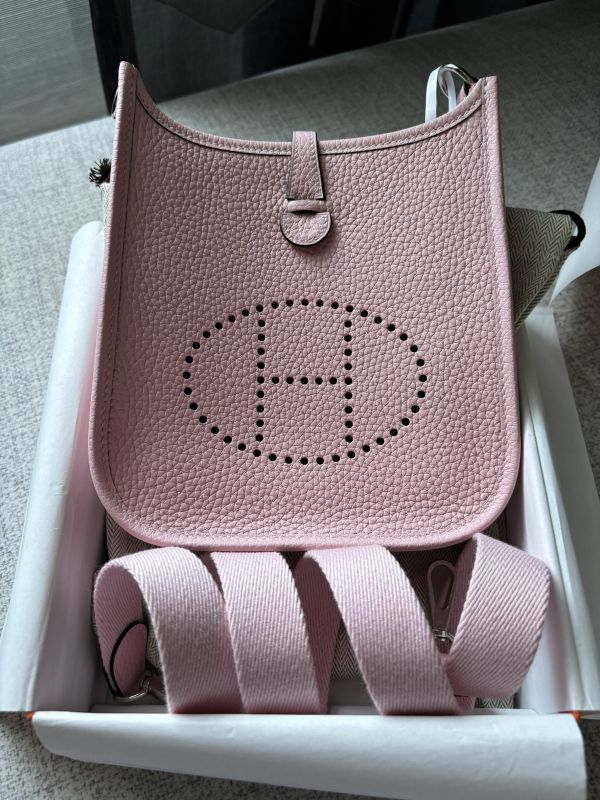 Hermes mini Evelyne 櫻花粉銀釦 buywithada,france,全球代購,歐洲,exquisite,quality goods,posh,fancy,luxurious