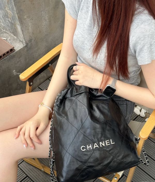 CHANEL 22後背包 小號 黑銀 buywithada,france,全球代購,歐洲,exquisite,quality goods,posh,fancy,luxurious
