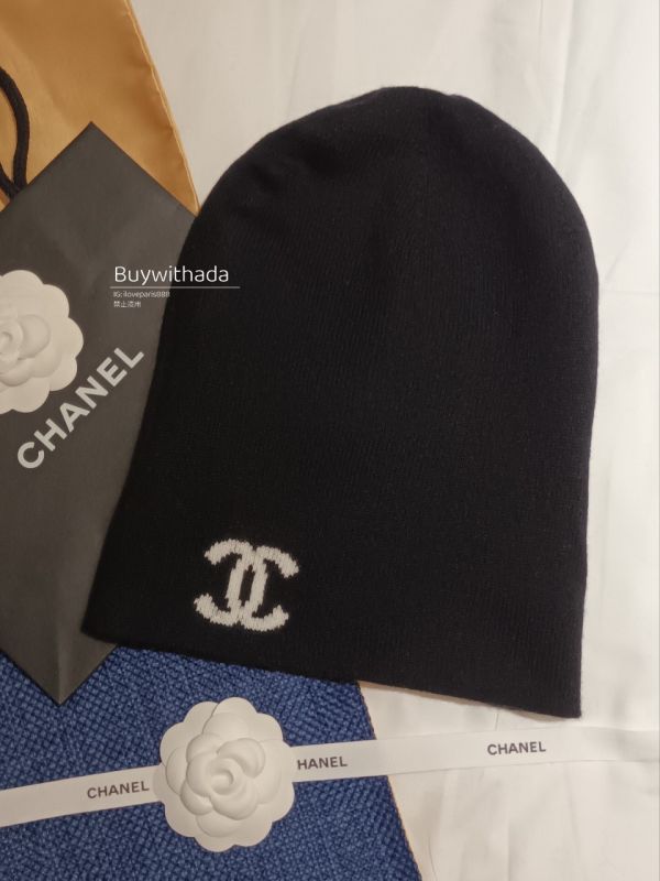 CHANEL 23K 山茶花黑白配色毛帽 四種戴法 buywithada,france,全球代購,歐洲,exquisite,quality goods,posh,fancy,luxurious