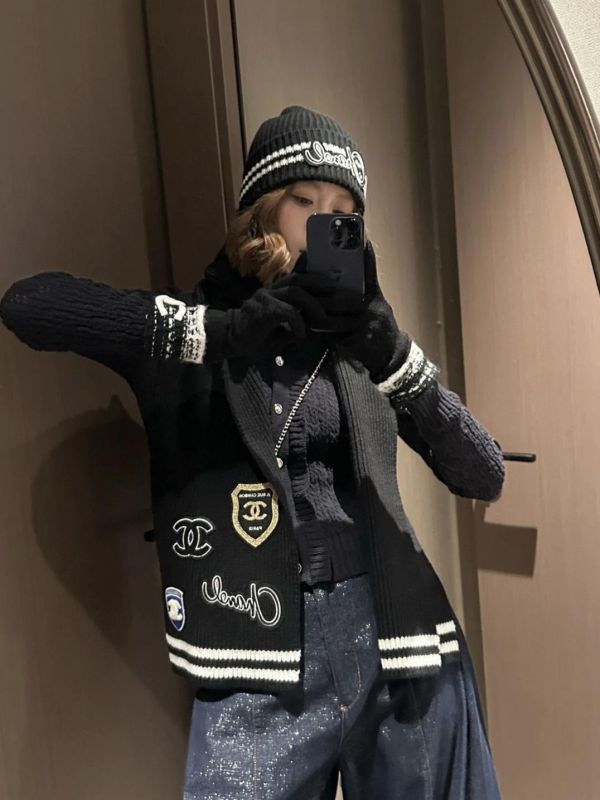 CHANEL 24B 草寫Chanel字樣毛帽 (黑 現貨 buywithada,france,全球代購,歐洲,exquisite,quality goods,posh,fancy,luxurious