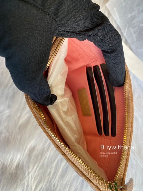 CHANEL 23 限量金屬LOGO 焦糖奶茶荔枝金釦 手拿包 buywithada,france,全球代購,歐洲,exquisite,quality goods,posh,fancy,luxurious