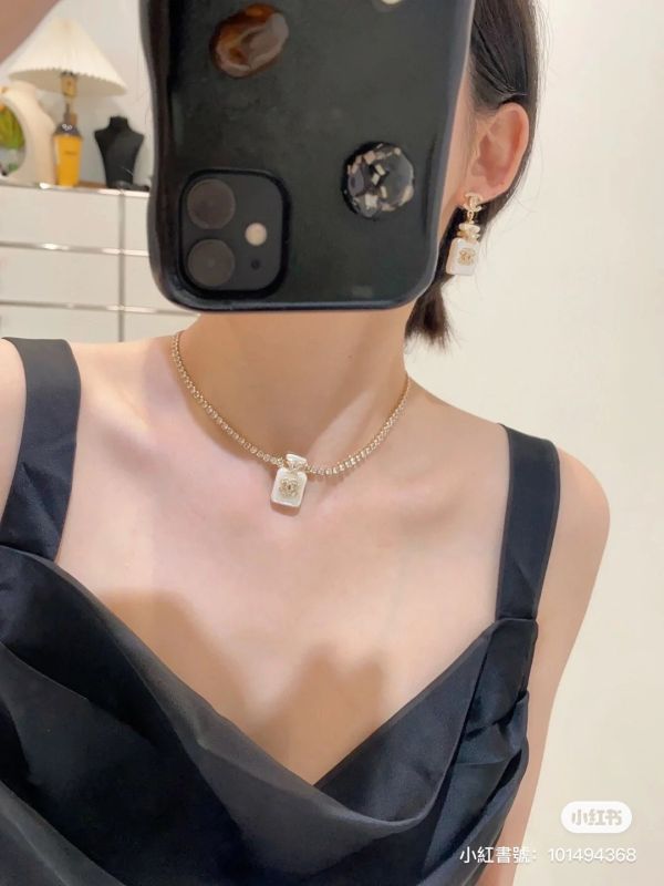 CHANEL 香水瓶水鑽項鏈 buywithada,france,全球代購,歐洲,exquisite,quality goods,posh,fancy,luxurious
