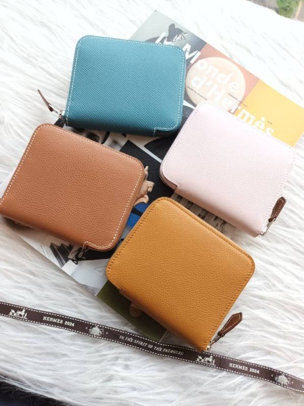 HERMES SILK IN COMPACT 絲巾短夾 09夢幻紫 最新內裡紅色牛仔印花 buywithada,france,全球代購,歐洲,exquisite,quality goods,posh,fancy,luxurious