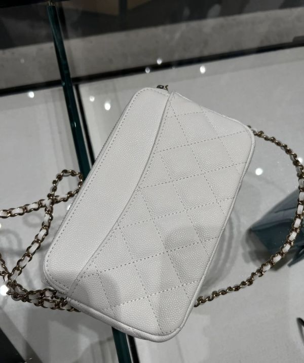 Chanel 白色荔枝皮 手機包 buywithada,france,全球代購,歐洲,exquisite,quality goods,posh,fancy,luxurious