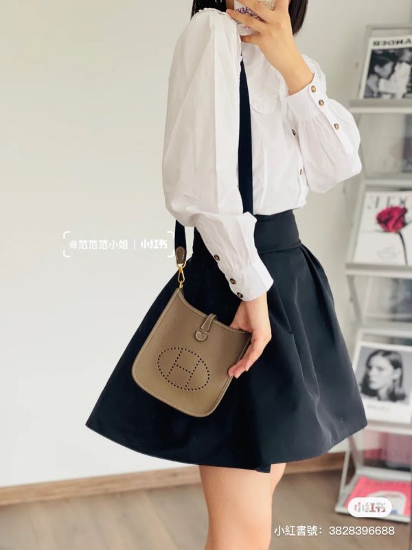 HERMES MINI EVELYNE 16 大象灰金釦 藍色背帶 buywithada,france,全球代購,歐洲,exquisite,quality goods,posh,fancy,luxurious