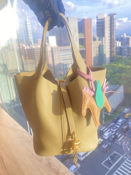 HERMES PICOTIN 22 8Q馬爾法米色 金釦 台灣現貨 buywithada,france,全球代購,歐洲,exquisite,quality goods,posh,fancy,luxurious