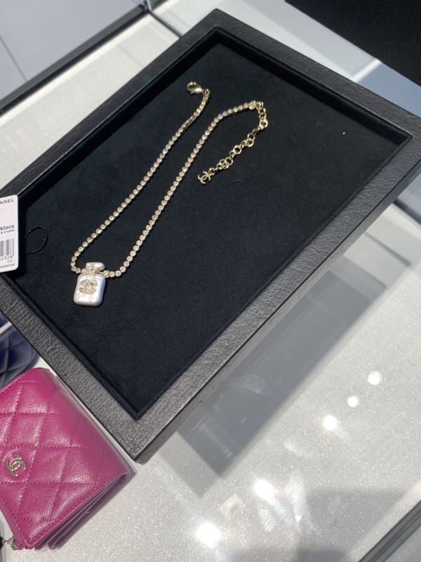 CHANEL 香水瓶水鑽項鏈 buywithada,france,全球代購,歐洲,exquisite,quality goods,posh,fancy,luxurious