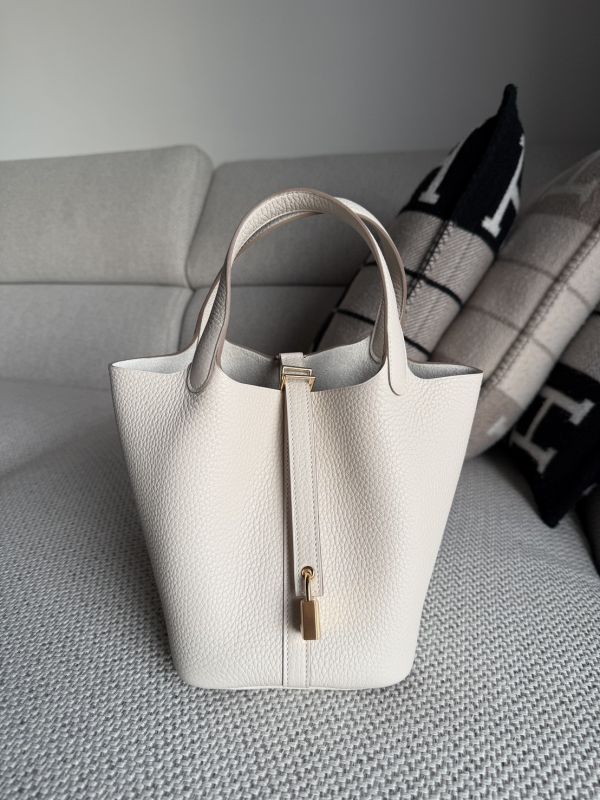 Hermès picotin 18 金釦 TC皮 奶昔白 buywithada,france,全球代購,歐洲,exquisite,quality goods,posh,fancy,luxurious
