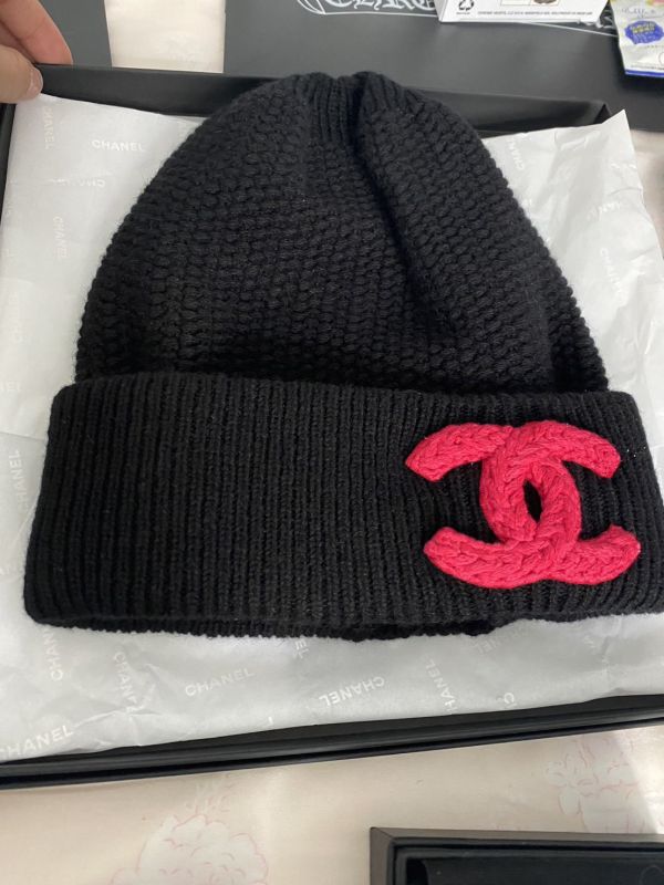 CHANEL 23B 最新黑色毛帽 紅色CC LOGO buywithada,france,全球代購,歐洲,exquisite,quality goods,posh,fancy,luxurious